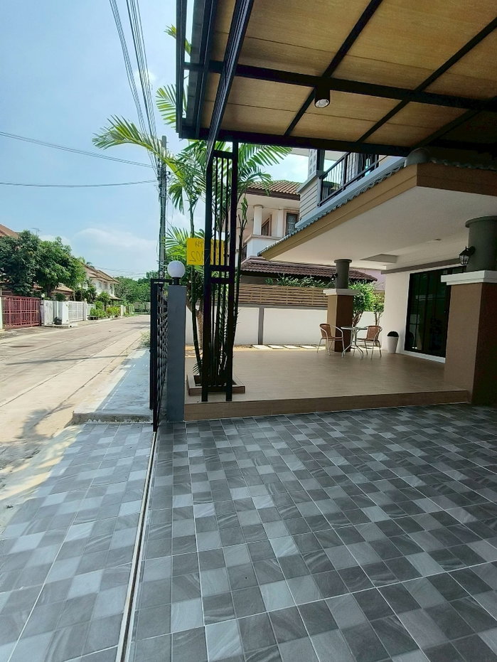 รูป บ้าน เดี่ยว สุวินทวงศ์ หมู่ บ้าน รอยัลปาร์ควิว นัด ชม บ้าน 085-318-6868 คุณ วา - รูปที่ 4/34
