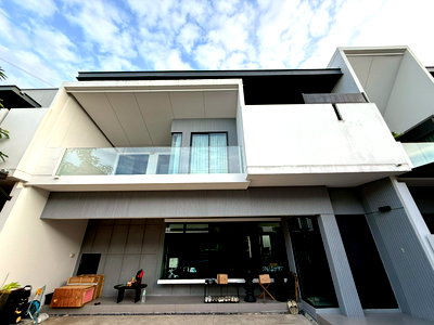 บ้านเดี่ยว สมุทรปราการ :  Super Luxury จาก Land & Houses VIVE Bangna km.7 (วีเว่ บางนา กม.7) 