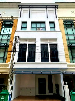 เช่าทาวน์โฮม กรุงเทพมหานคร : HR3461ให้เช่าทาวน์โฮม 3.5 ชั้น รีโนเวทใหม่ (Baan Klang Krung Office Park Bangna) ตกแต่งครบครันในสไตล์ซานฟรานซิสโก เพดานสูงโปร่ง