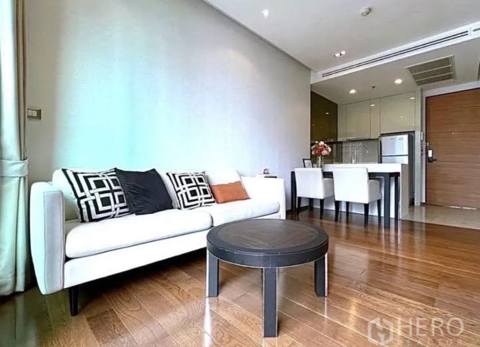 For rent 1 Bedroom Condominium in The Address Sukhumvit 28 in Khlong Tan, Khlong Toei, Bangkok BTS Phrom Phong  HRE00746