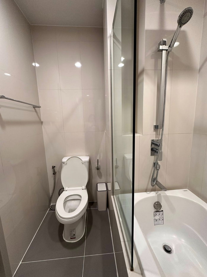 รูป RS6076 ให้เช่า คอนโดพร้อมอยู่ใจกลางสุขุมวิท Oka Haus Sukhumvit 36 ใกล้ BTS ทองหล่อ - รูปที่ 8/11