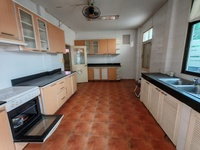 รูป เช่าบ้าน ซอยสุขุมวิท 12 พื้นที่ใช้สอยเยอะ ราคาถูก - รูปที่ 14/28