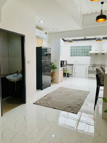 รูป HR3461ให้เช่าทาวน์โฮม 3.5 ชั้น รีโนเวทใหม่ (Baan Klang Krung Office Park Bangna) ตกแต่งครบครันในสไตล์ซานฟรานซิสโก เพดานสูงโปร่ง - รูปที่ 11/34