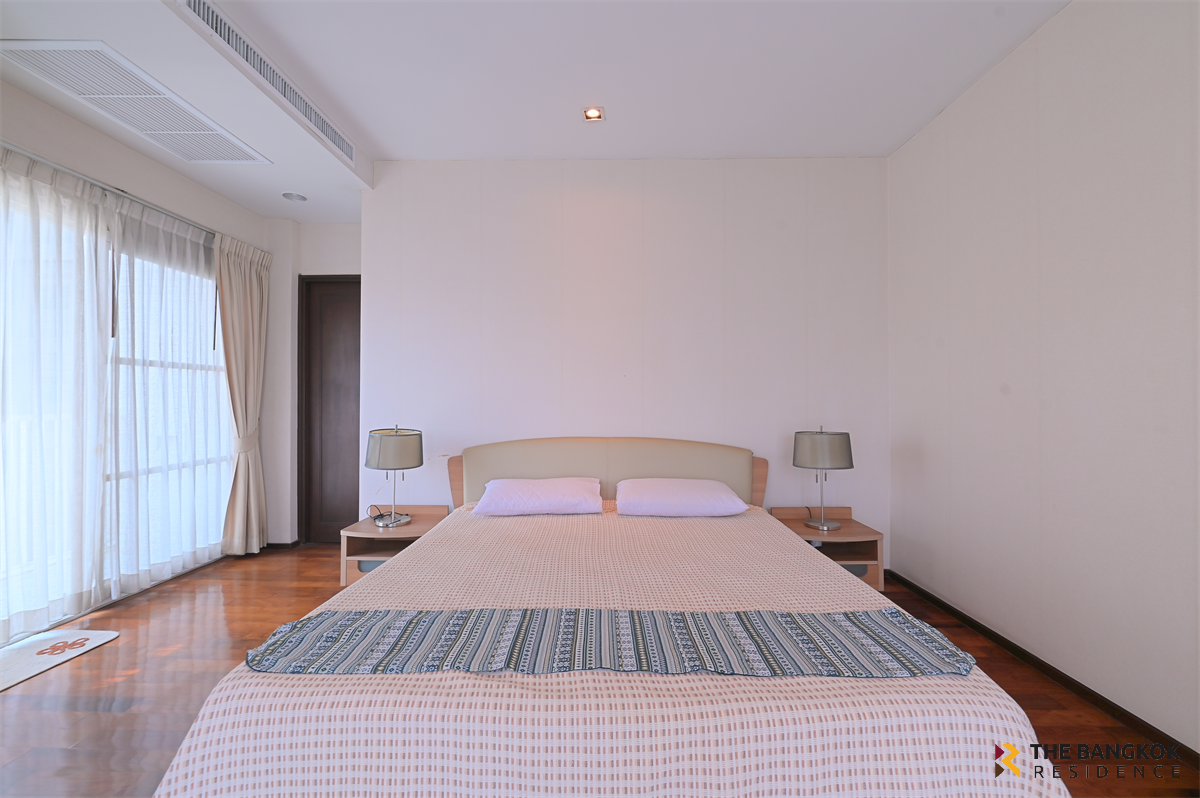 picture Noble Ora Thonglor Luxury Condo in Central City Location - 2/10