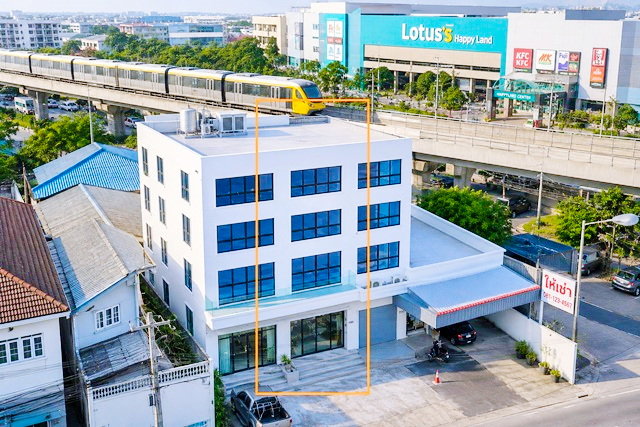 รูป ใกล้แฮปปี้แลนด์300ม. อาคาร 3.5ชั้น ให้เช่า เดอะมอลล์ บางกะปิ 700ม. รถไฟฟ้าสายสีเหลืองบางกะปิ 650 ม. ถนนลาดพร้าว 117-121 2นอน 3ห้องน้ำ - รูปที่ 1/8