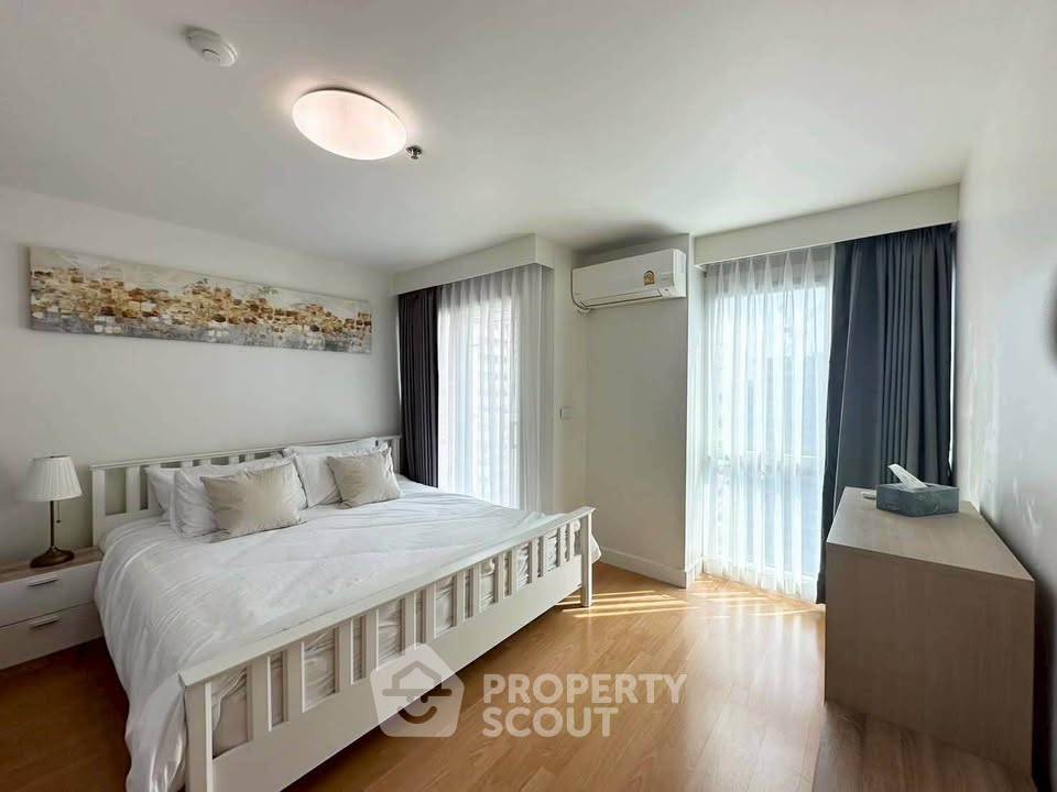 picture 4-BR Condo at Silom Suite Condominium near BTS Saint Louis (ID 2887675) - 4/10
