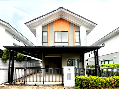บ้านแฝด โรงเรียนนานาชาติสิงคโปร์นนทบุรี (เอสไอเอสบี วิทยาเขตนนทบุรี) : บ้าน Perfect Park (เพอเฟค พาร์ค) แจ้งวัฒนะ-ราชพฤกษ์ ถนนหอการค้าไทย บ้านสภาพใหม่