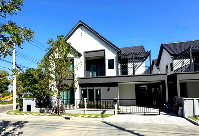 เช่าบ้านเดี่ยว สมุทรปราการ : ✨ Luxury Living! ปล่อยเช่าบ้านหรูแปลงมุมติดสวน - Centro บางนา (เฟส 2) ✨