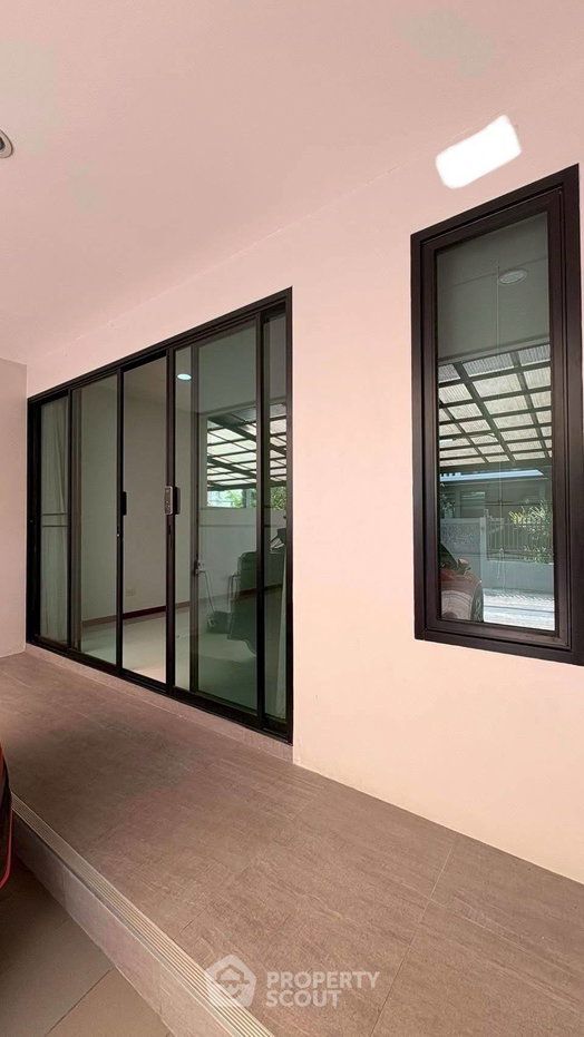 picture 4-BR Townhouse near BTS Punnawithi (ID 2879221) - 2/15