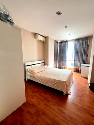 Condos for rent : Ready to move in!! One Plus CMU 3, Condo right next to Chiang Mai University, within walking distance. Tel. : 098-9690236 (Janny)