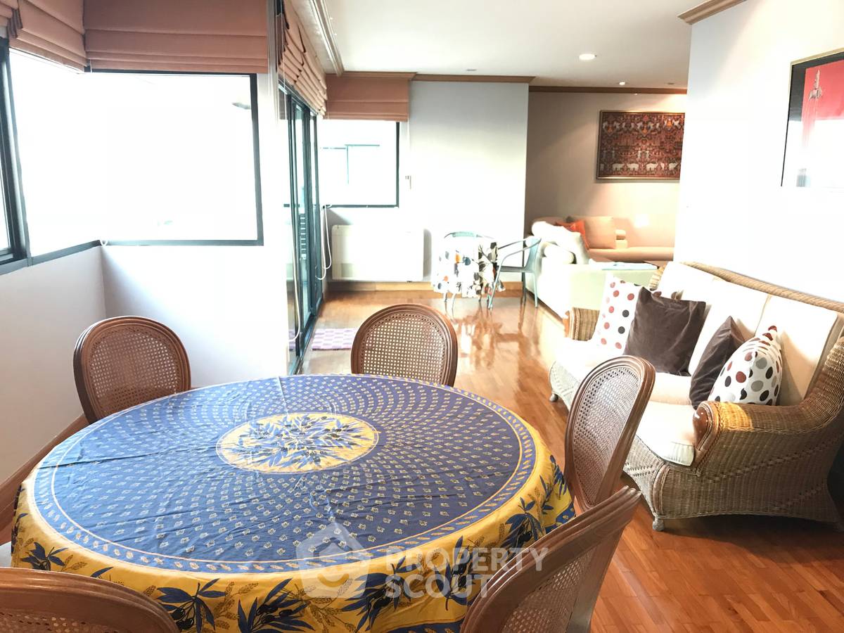 รูป คอนโด 3-ห้องนอน ที่ สาธร การ์เด้นส์ ใกล้ MRT สีลม (ID 2884960) - รูปที่ 1/15