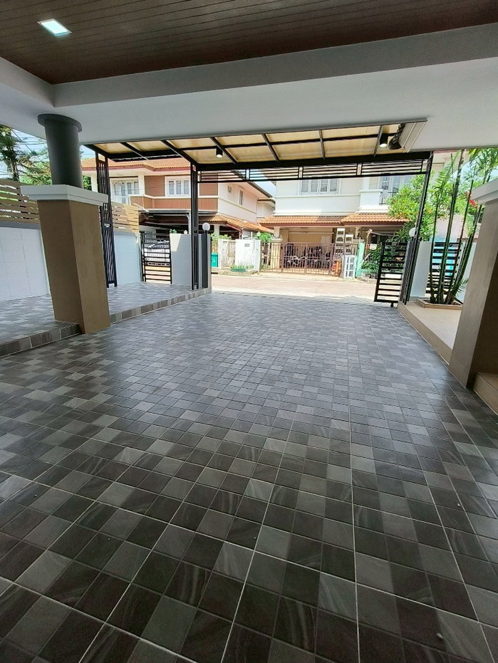 รูป บ้าน เดี่ยว สุวินทวงศ์ หมู่ บ้าน รอยัลปาร์ควิว นัด ชม บ้าน 085-318-6868 คุณ วา - รูปที่ 26/34