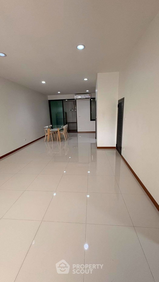 picture 4-BR Townhouse near BTS Punnawithi (ID 2879221) - 3/15