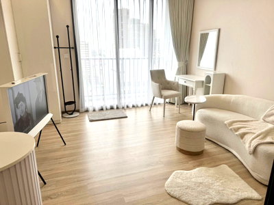 Condos for rent : 1 Bed Large Room City view Fully furnished Good Location  Close to BTS & ARL Phaya Thai 500 m.  @  XT Phayathai