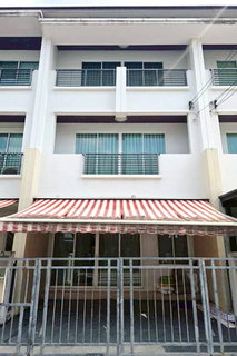รูปภาพ FOR RENT BAAN KLANG MUANG S-SENSE ONNUT - WONGWAEN / 3 bedrooms 3 bathrooms / 20 Sqw. 170 Sqm. **22,000** CLOSE TO ROBINSON LADKRABANG