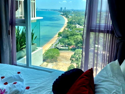 Condos for rent Bang Sarey Beach : Sea View Condo for Rent Delmare Bangsaray
