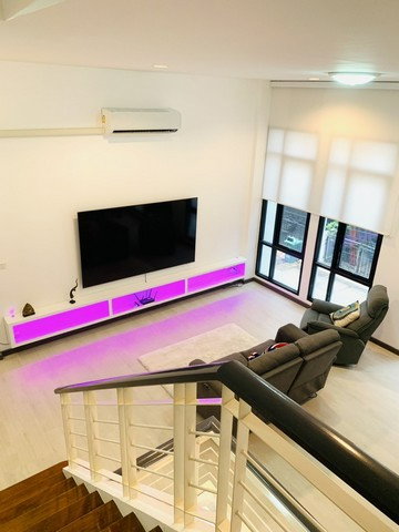 รูป HR3461ให้เช่าทาวน์โฮม 3.5 ชั้น รีโนเวทใหม่ (Baan Klang Krung Office Park Bangna) ตกแต่งครบครันในสไตล์ซานฟรานซิสโก เพดานสูงโปร่ง - รูปที่ 16/34