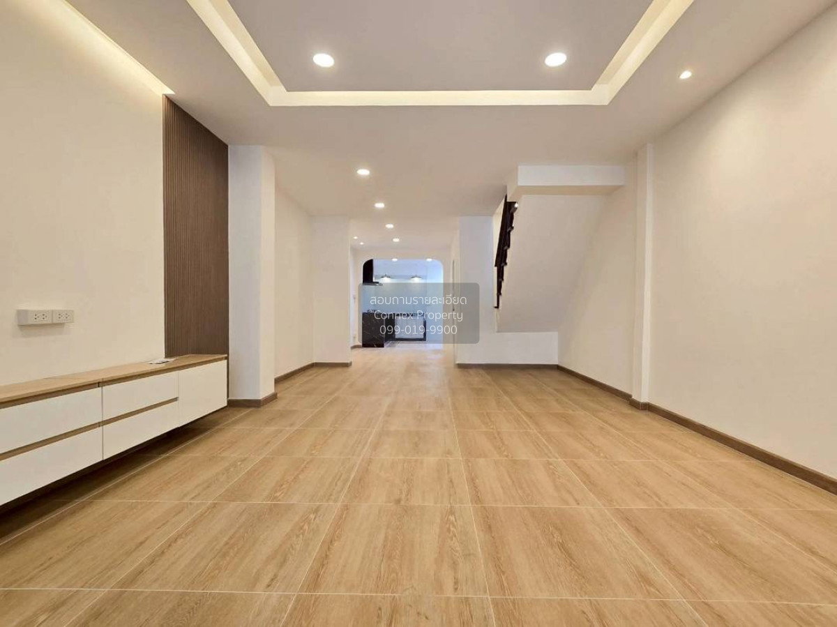 รูป ขายทาวน์เฮ้าส์/ทาวน์โฮม บ้านราณี 2 รีโนเวทใหม่ จรเข้บัว เขต ลาดพร้าว กรุงเทพ CX-154413 ✅ ทักไลน์ @connexproperty ตอบทันที ทีมงานมืออาชีพ ✅ - รูปที่ 3/11