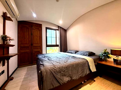 Condos for sale Pattaya : 🔥 Condo for Sale with Tenant at Venetian Pattaya — Pool Access Unit, Built-in Furniture,