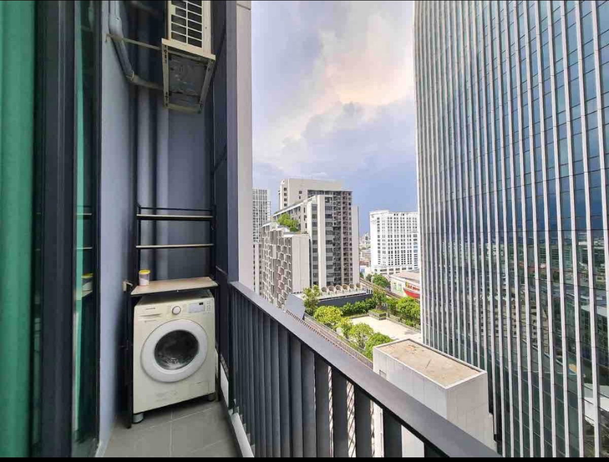 รูป 1 Bed 1 Bath - Apartment The Reserve Phahol – Pradipat – Duplex for rent 📍 1 Bedroom | 1 Bathroom 🪞 size 29+10 SQ.M. 🏢 Floor 14 , High ceiling - รูปที่ 8/8