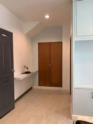 รูป HR3461ให้เช่าทาวน์โฮม 3.5 ชั้น รีโนเวทใหม่ (Baan Klang Krung Office Park Bangna) ตกแต่งครบครันในสไตล์ซานฟรานซิสโก เพดานสูงโปร่ง - รูปที่ 23/34