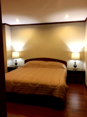 Condos for sale : [Sale with Tenant! Great Investment P-42931] Acadamia Grand Tower Sukhumvit 43 near BTS Phrom Phong 085-592-2897 Line: @easythaihome