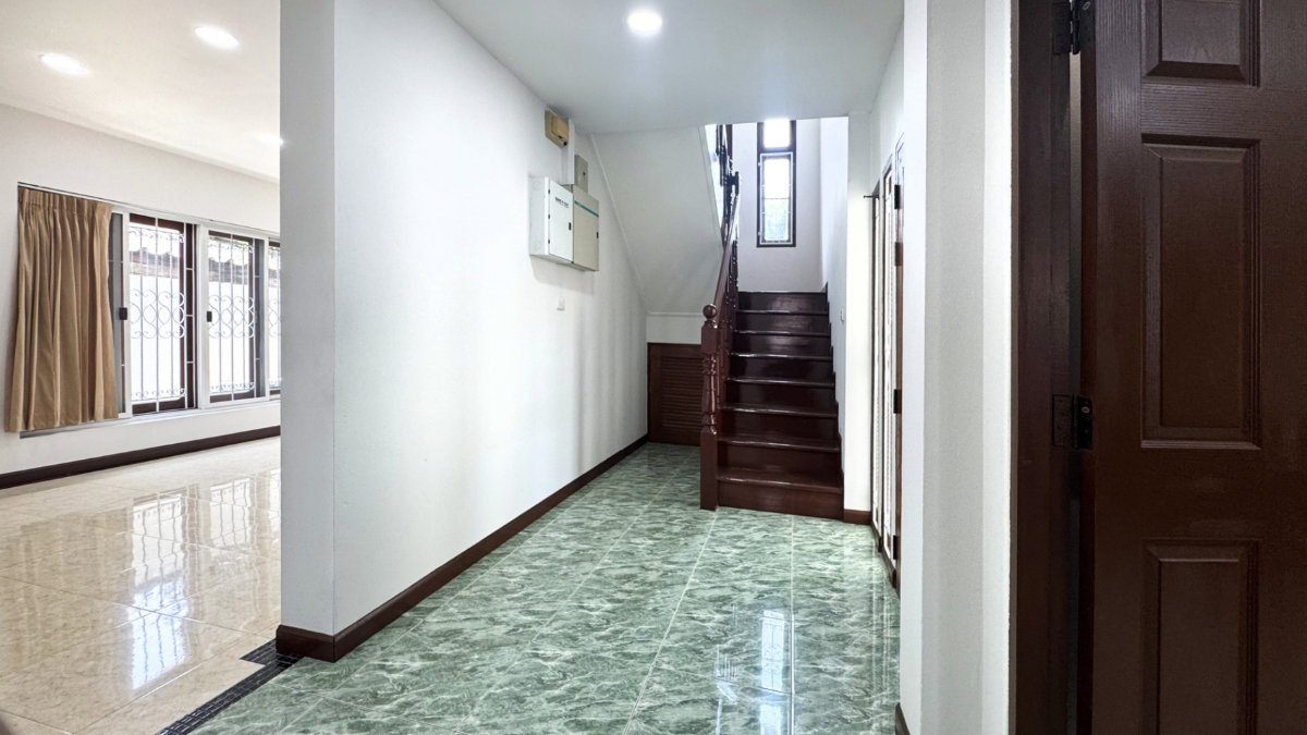 รูป ให้เช่า บ้านเดี่ยว 2 ชั้น หมู่บ้านเคหะนคร 3 ซอยพัฒนาการ 50  เนื้อที่ 54 ตร ว. 4 ห้องนอน 3 ห้องน้ำ  รีโนเวทใหม่  พร้อมอยู่ - รูปที่ 15/19
