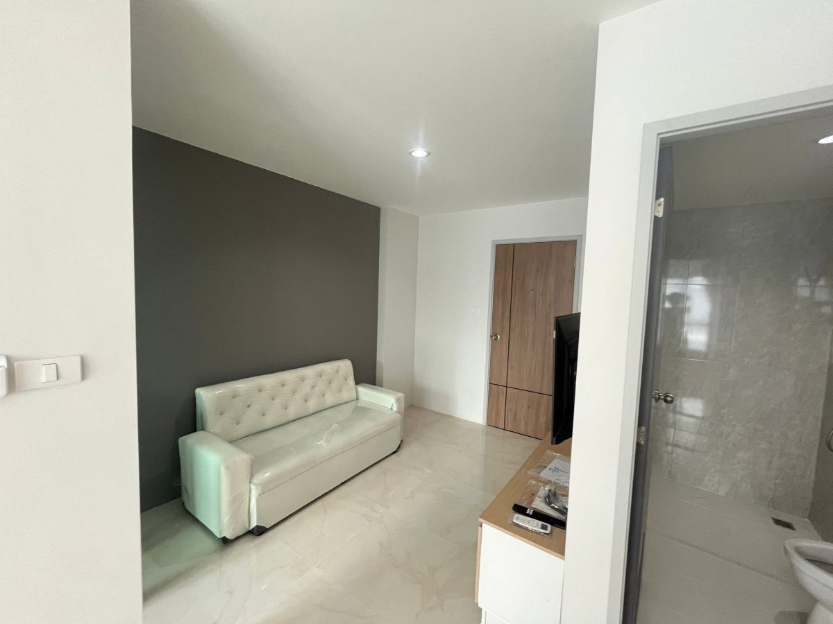 รูป เดอะ ทริปเปิ้ล ไลน์ คอนโดมิเนียม Studio ชั้น 8 ขนาด 27 ตร.ม. เช่า 9,000 บาท/เดือน Ready to move in - รูปที่ 9/11