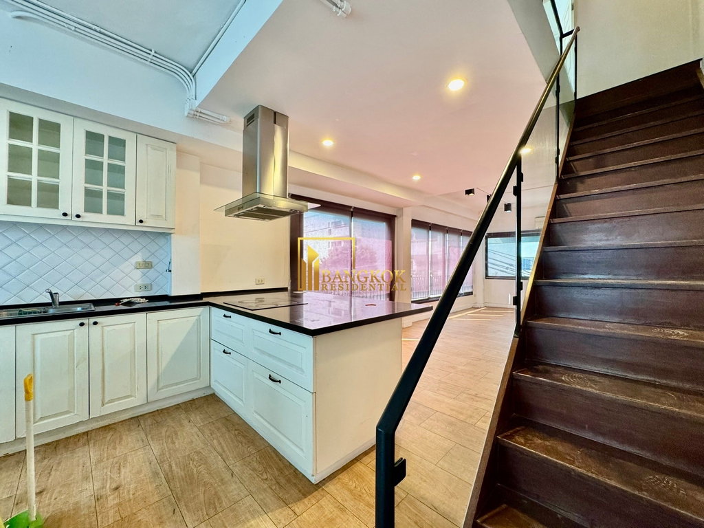 รูป Charming 3 Bedroom Townhouse For Rent in Sathorn Area - BR49030TH - รูปที่ 13/34