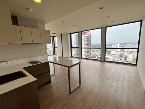 A035270 The Issara Sathorn