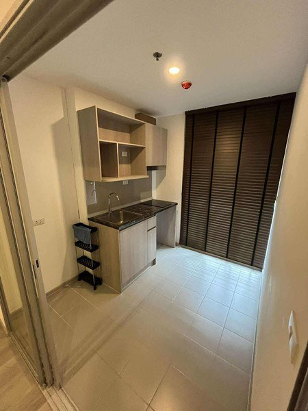 รูป A033945 Elio Sathorn - Wutthakat - รูปที่ 8/8