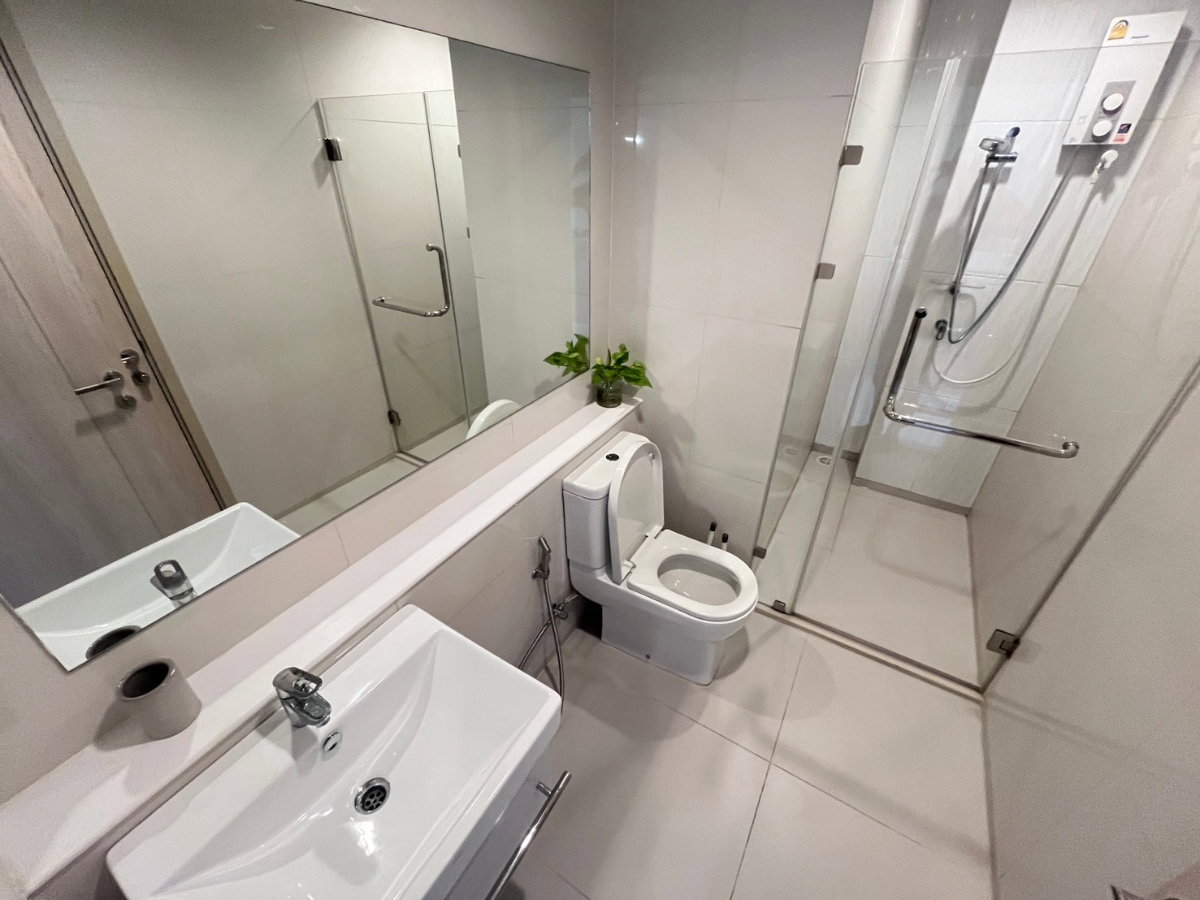 picture For Rent: Life One Wireless, 25,000 THB/month [OMN0027] - 11/20