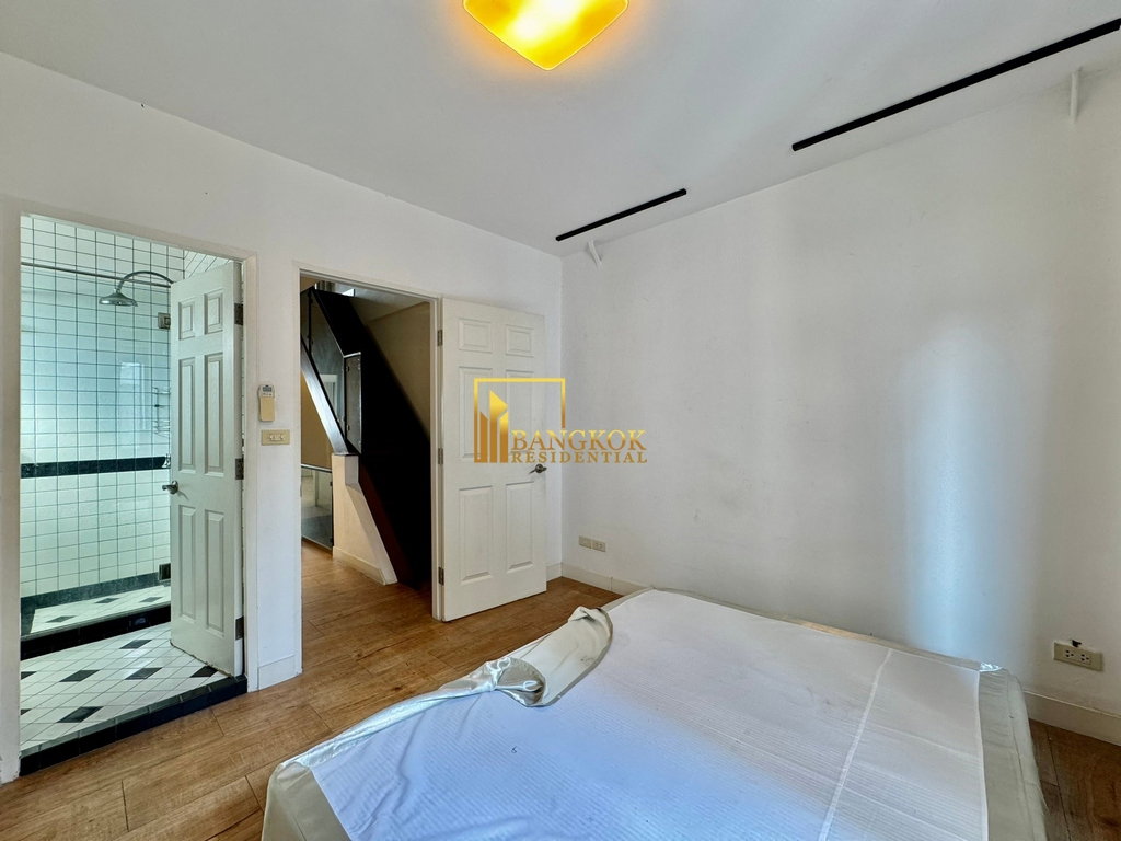 รูป Charming 3 Bedroom Townhouse For Rent in Sathorn Area - BR49030TH - รูปที่ 24/34