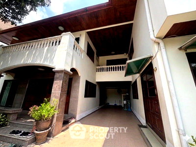 บ้านเดี่ยว สุขุมวิท 69 : บ้าน 4-ห้องนอน ใกล้ BTS พระโขนง (ID 2888590)