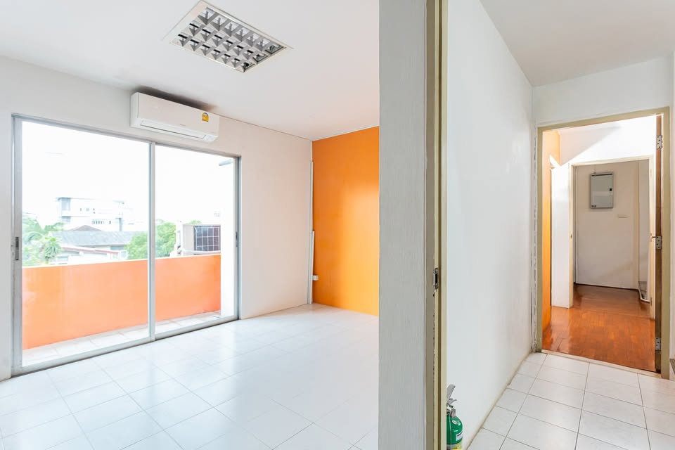 รูป WS7430 🏢 ให้เช่า ทาวน์เฮ้าส์ 4 ชั้น 2 คูหาตีทะลุกัน ลาดพร้าว 15 ใกล้ MRT ลาดพร้าว เพียง 400 เมตร - รูปที่ 11/24