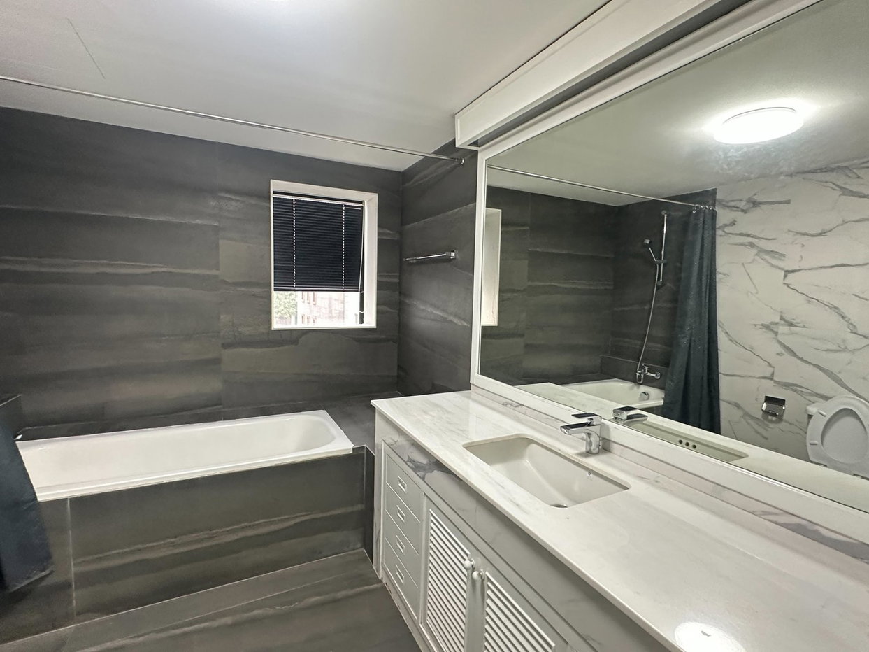 รูป LTH15381 – Spacious Condo Pet-Friendly for Rent Chit Lom | City Lifestyle Best Value | Near BTS Chit Lom | 85,000 THB - รูปที่ 2/6