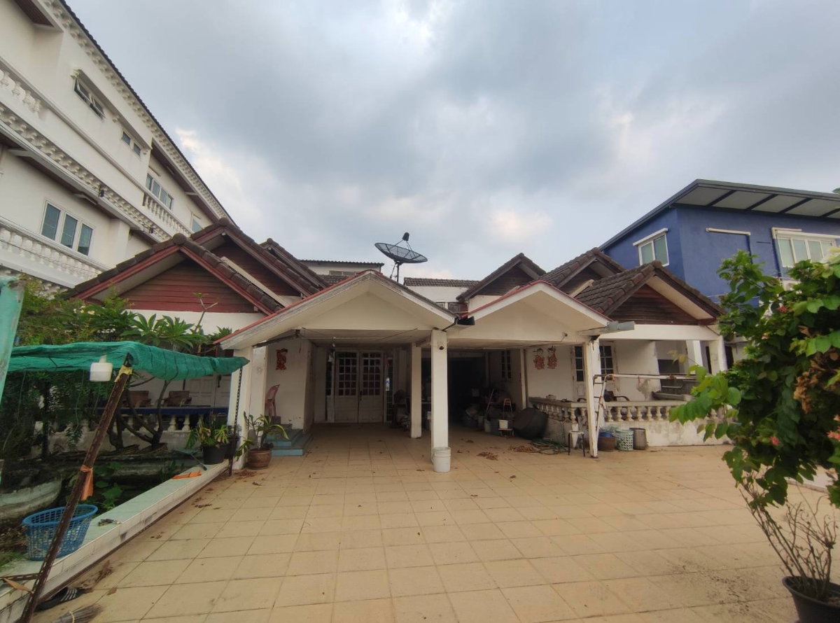 รูป ขายบ้านแฝด 2 หลัง 124 ตร.ว. ทำเลศักยภาพอ่อนนุช-ประเวศ - รูปที่ 1/5