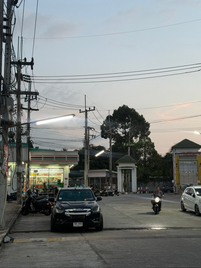 picture Baan Eua Ar Thorn Chonburi (Sri Racha) - 27/28
