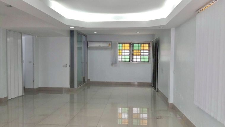 ให้เช่าบ้านเดี่ยว 3 ห้องนอน 50 ตร.ว. เขตวังทองหลาง