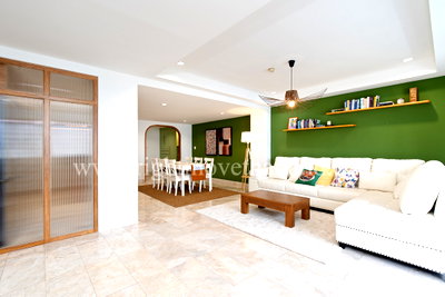 Condos for rent Sukumvit 15 : Stylish Renovated 3-Bedroom Condo for Rent | Opposite NIST
