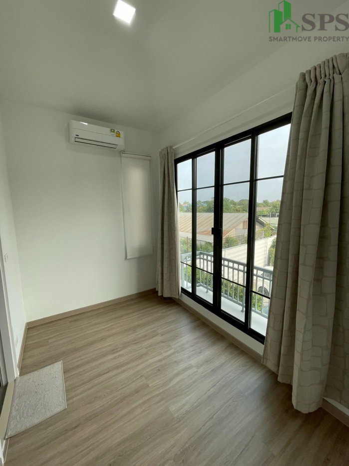 picture For Sale! Corner Unit 4-Bedroom Townhome (SPSSR210) - 10/13