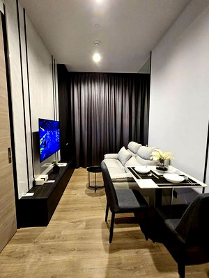 Condos for rent : The Crest Park              Residences 