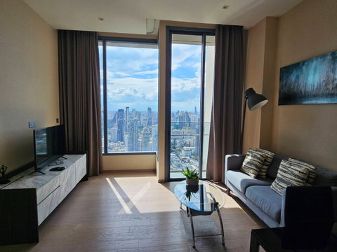 1BR For rent : The Esse Asoke Beautiful decor unit with Stunning City View
