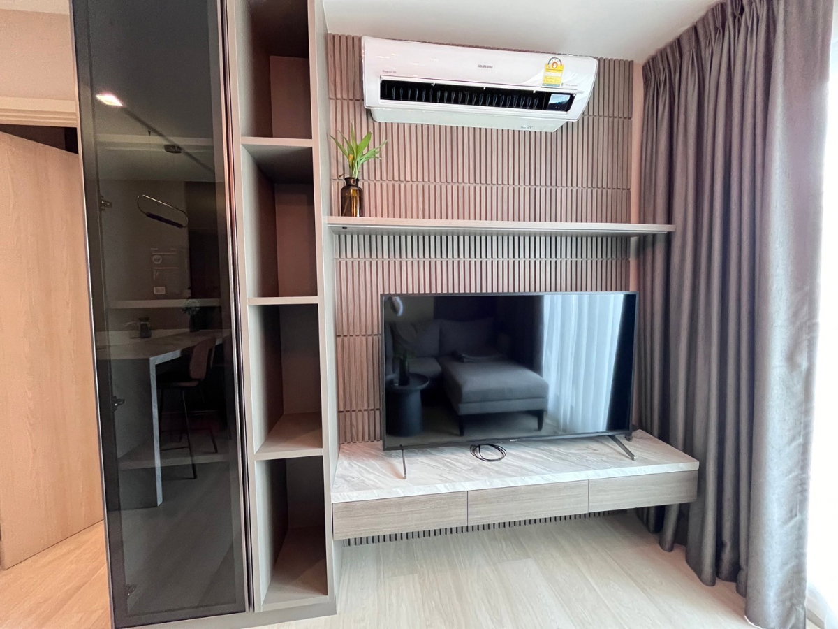 picture For Rent: Life One Wireless, 25,000 THB/month [OMN0027] - 8/20