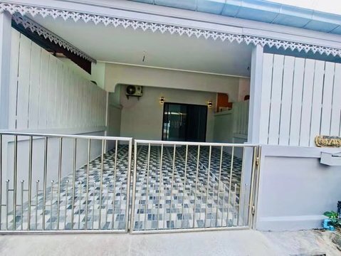 🔥Townhouse for Sale Newly Renovated Prime Location in Soi Nong Yai Near Bangkok Pattaya Hospital – Only THB 2.29 Million