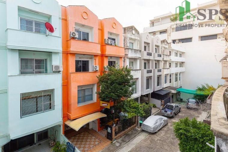 Commercial Building for Rent Near MRT Ladprao – 400 m (SPSJP339)