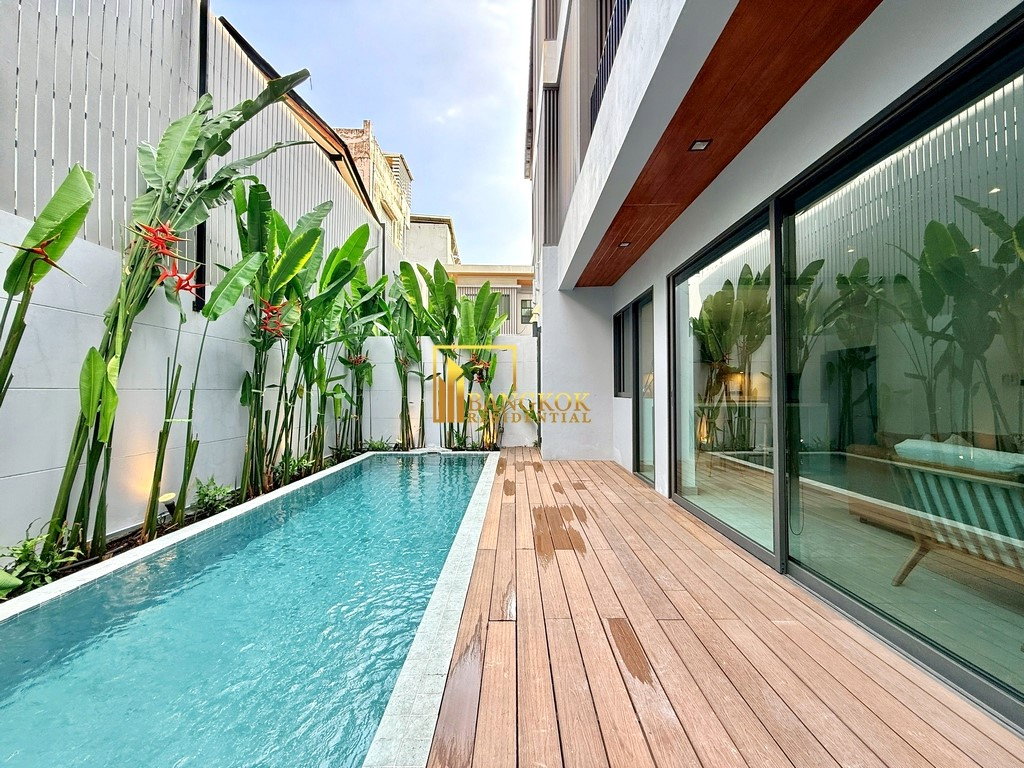 รูป Incredible 4 Bedroom Luxury Pool Villa in Thong Lo Area - BR27616SH - รูปที่ 16/55