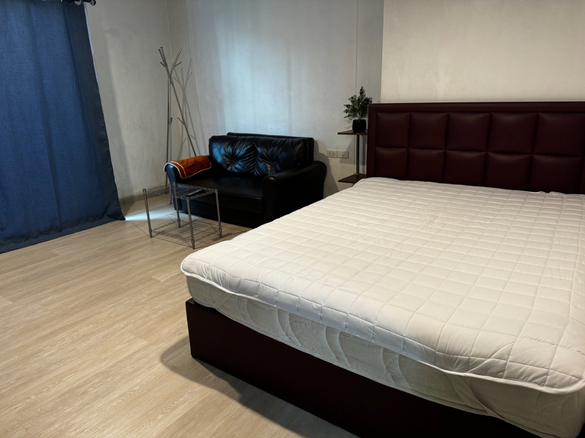 picture Condo for Rent row rise Park View  - 4/6