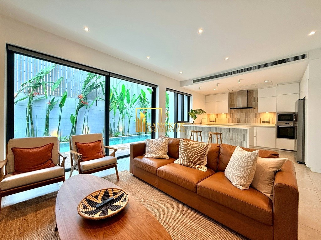รูป Incredible 4 Bedroom Luxury Pool Villa in Thong Lo Area - BR27616SH - รูปที่ 8/55