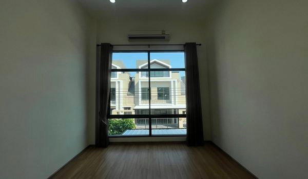 รูป 🔥ขาย บ้านสไตล์โมเดิร์น 3.5 ชั้น ราคาดี ✅ เออร์บานทาร่า สุขสวัสดิ์-ประชาอุทิศ 76 Urbantara Suksawat–Pracha Uthit 76 ใกล้รถไฟฟ้าสายสีม่วงใต้ - รูปที่ 10/16